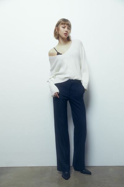 

Классические брюки в тонкую полоску PULL&BEAR