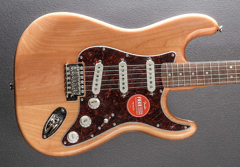 

Classic Vibe 70-х Stratocaster — Натуральный Squier Classic Vibe 70’s Stratocaster –