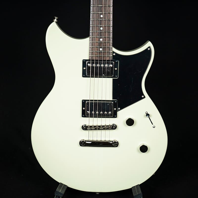 

Yamaha Revstar Element RSE20 Камерная электрогитара Vintage White (IIH263235)