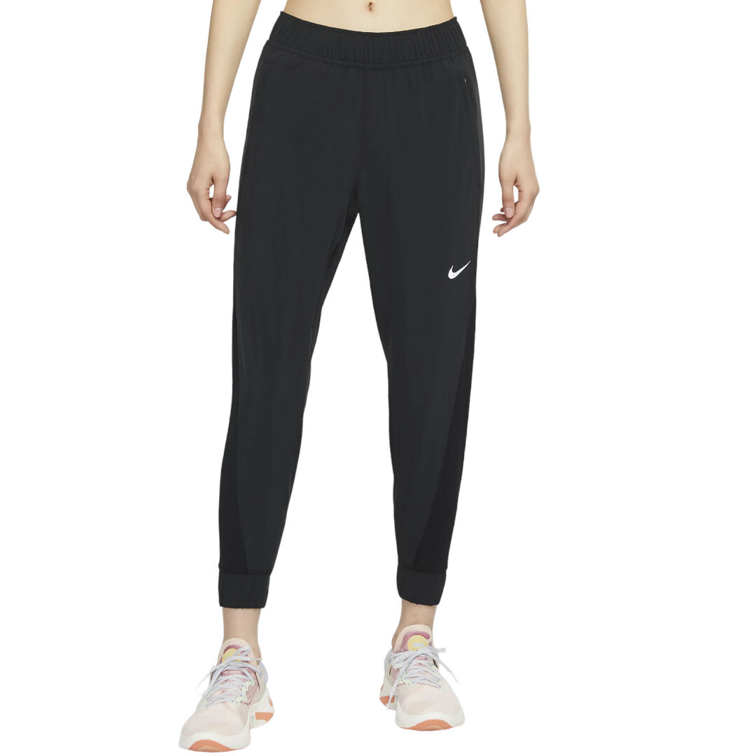 

Спортивные брюки Nike Essential, черный