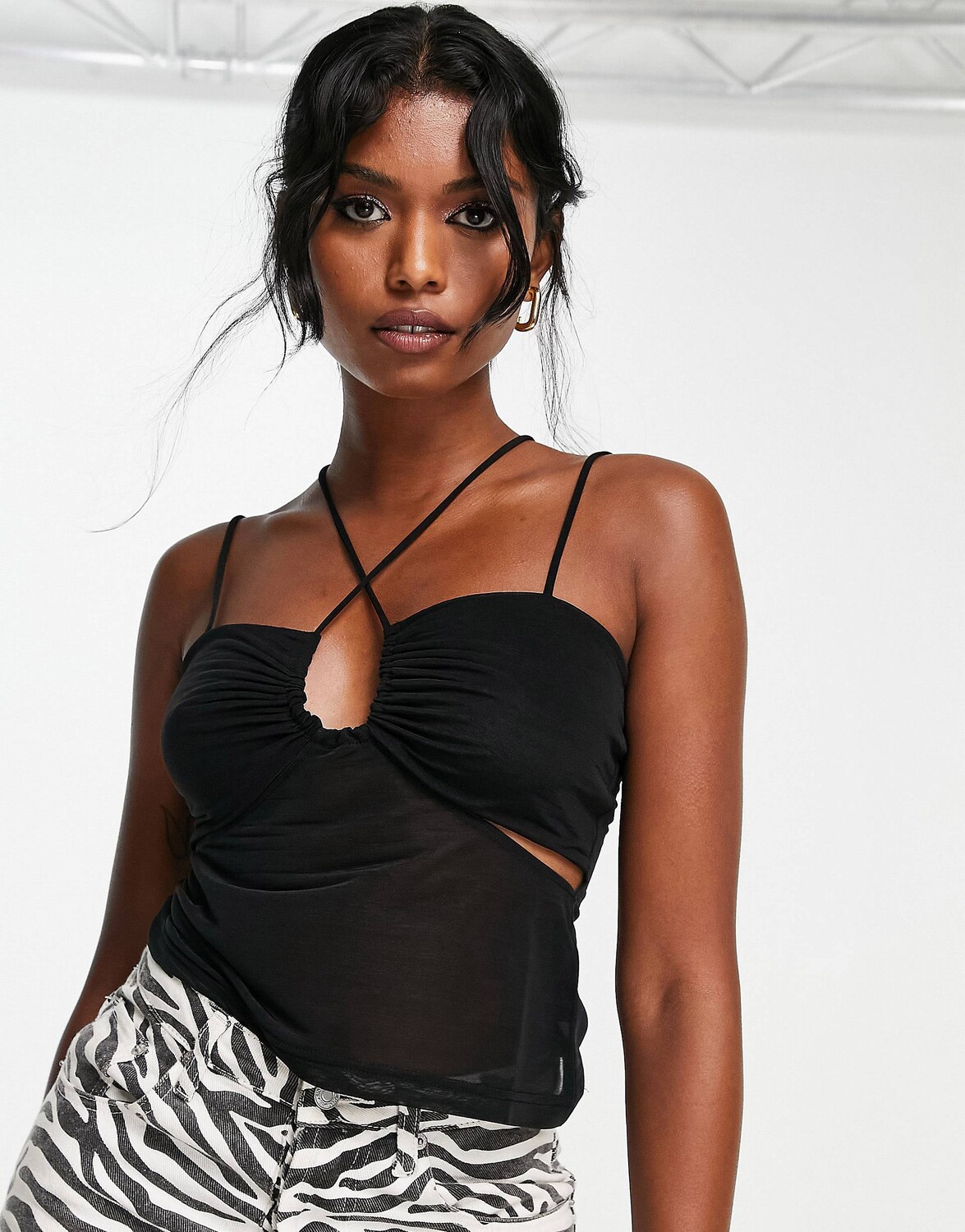 

Черная сетчатая майка с несколькими бретельками Topshop