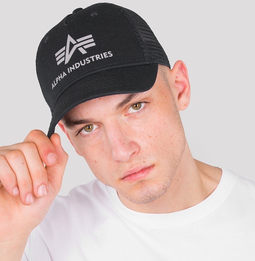 

Кепка Alpha Industries Basic Trucker, черная