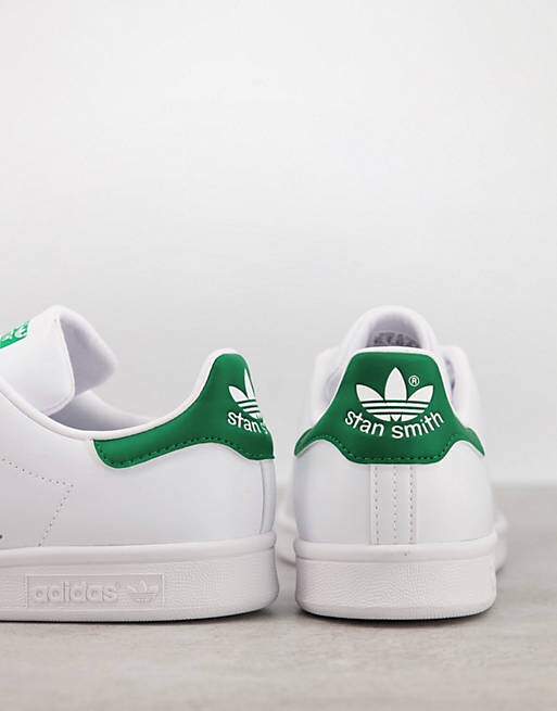 

Белые кроссовки adidas Originals Stan Smith с зеленой биркой - БЕЛЫЙ