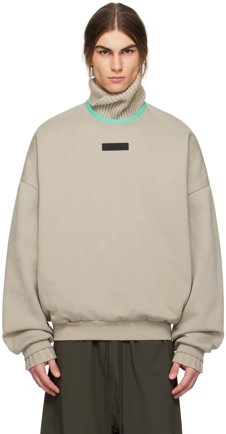

Серый свитшот с круглым вырезом Fear Of God Essentials, цвет Seal