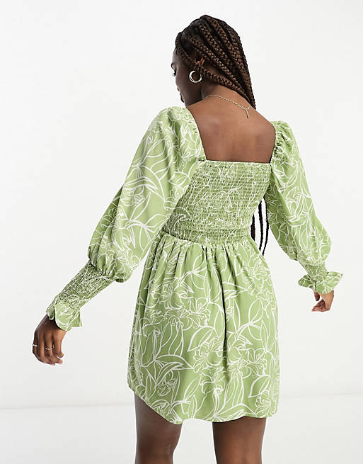 Зеленое платье мини с присборенными манжетами In The Style x Jac Jossa Milkmaid оранжевое чайное платье миди с присборенными манжетами и пуговицами in the style