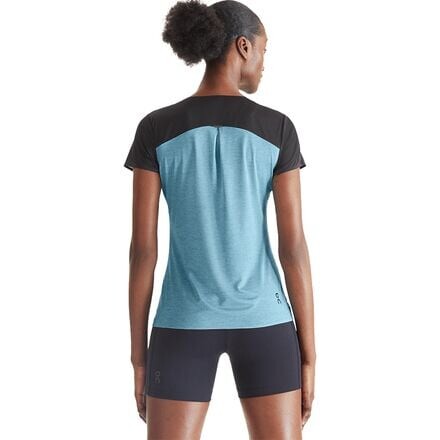 

Топ Performance женский On Running, цвет Black/Wash