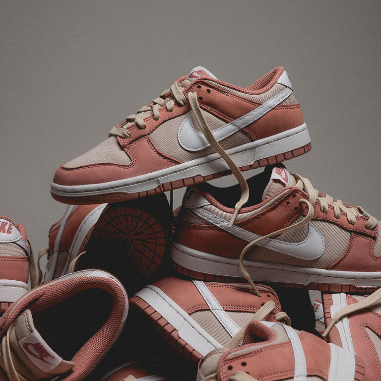 

Кроссовки Dunk Low Retro Premium *Red Stardust* Nike, красный