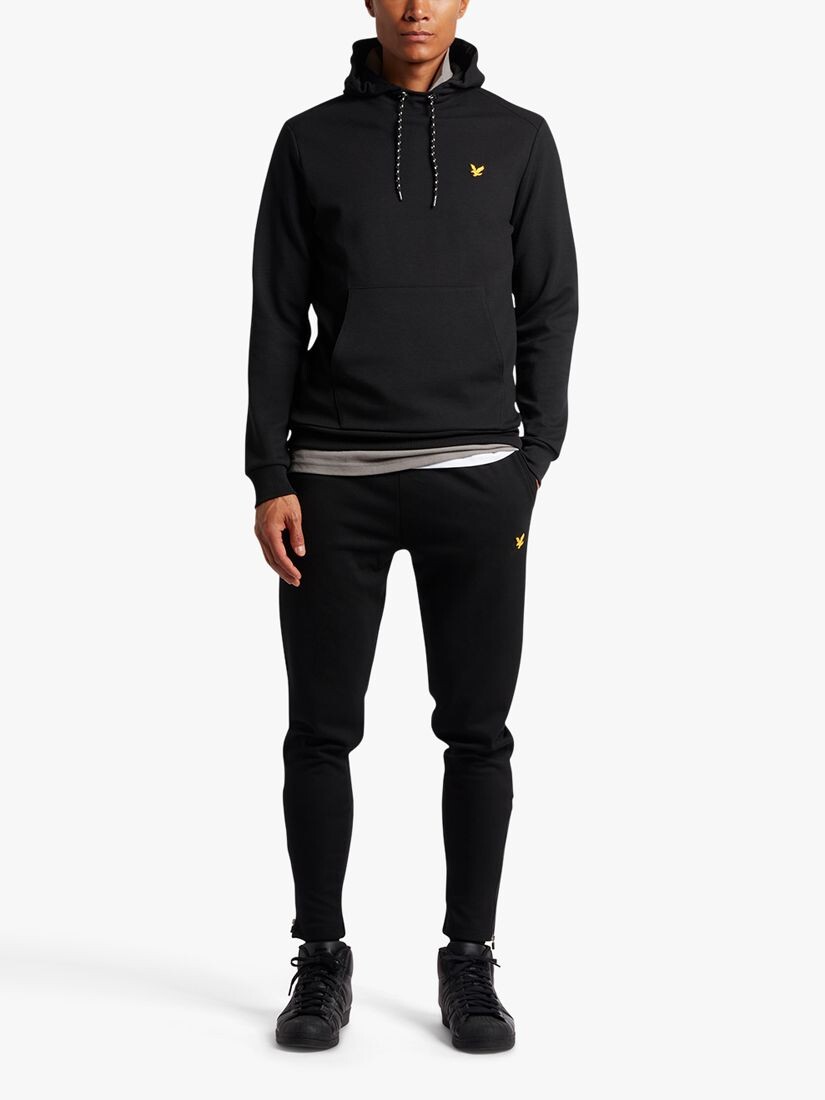 

Джоггеры приталенного кроя Lyle & Scott, черные