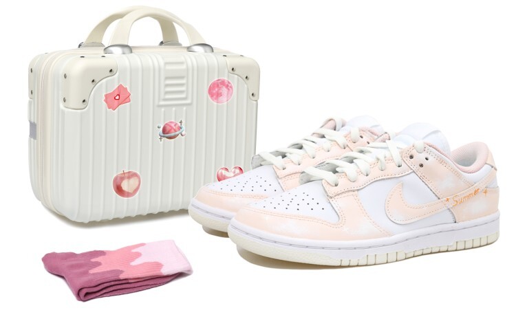 

Женские кроссовки для скейтбординга Nike Dunk