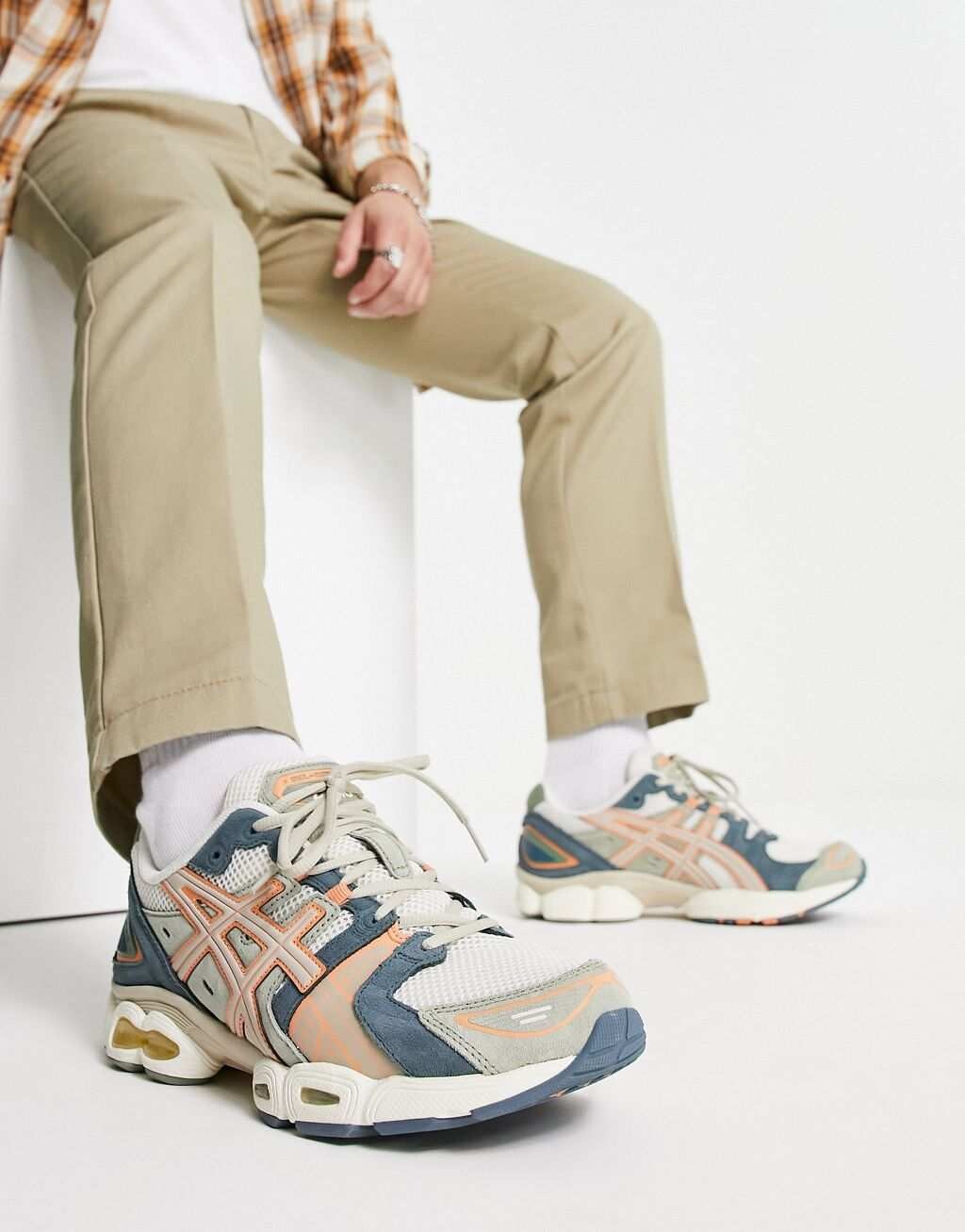 

Бело-розовые и синие кроссовки унисекс Asics Gel-Nimbus 9, Синий