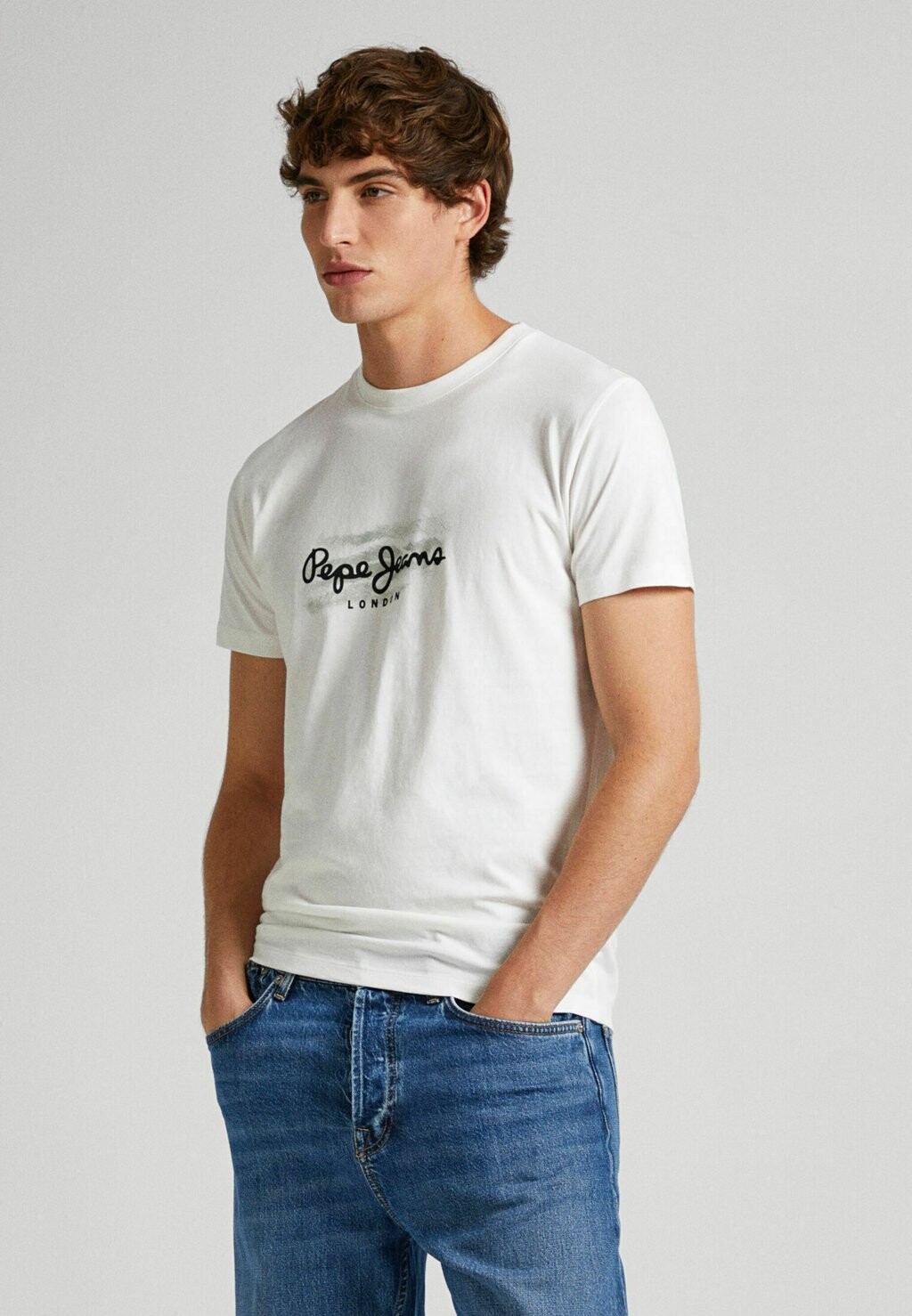 

Футболка с принтом CASTLE Pepe Jeans, цвет chalk white