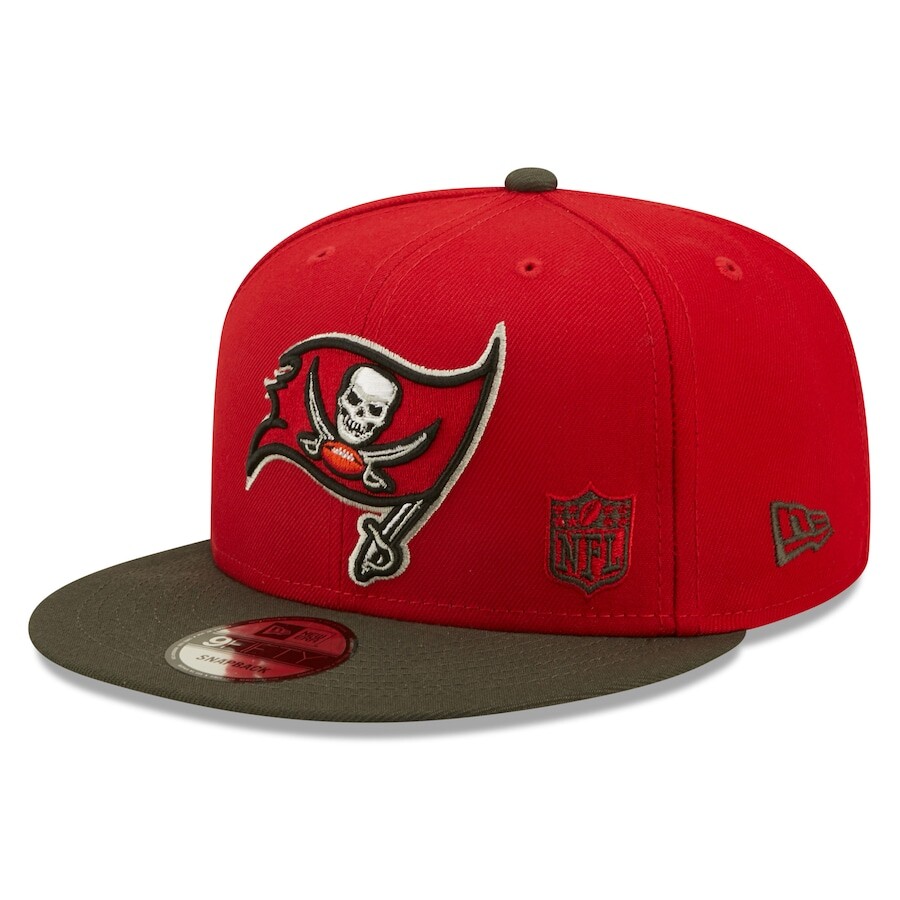 

Бейсболка New Era Tampa Bay Buccaneers, красный