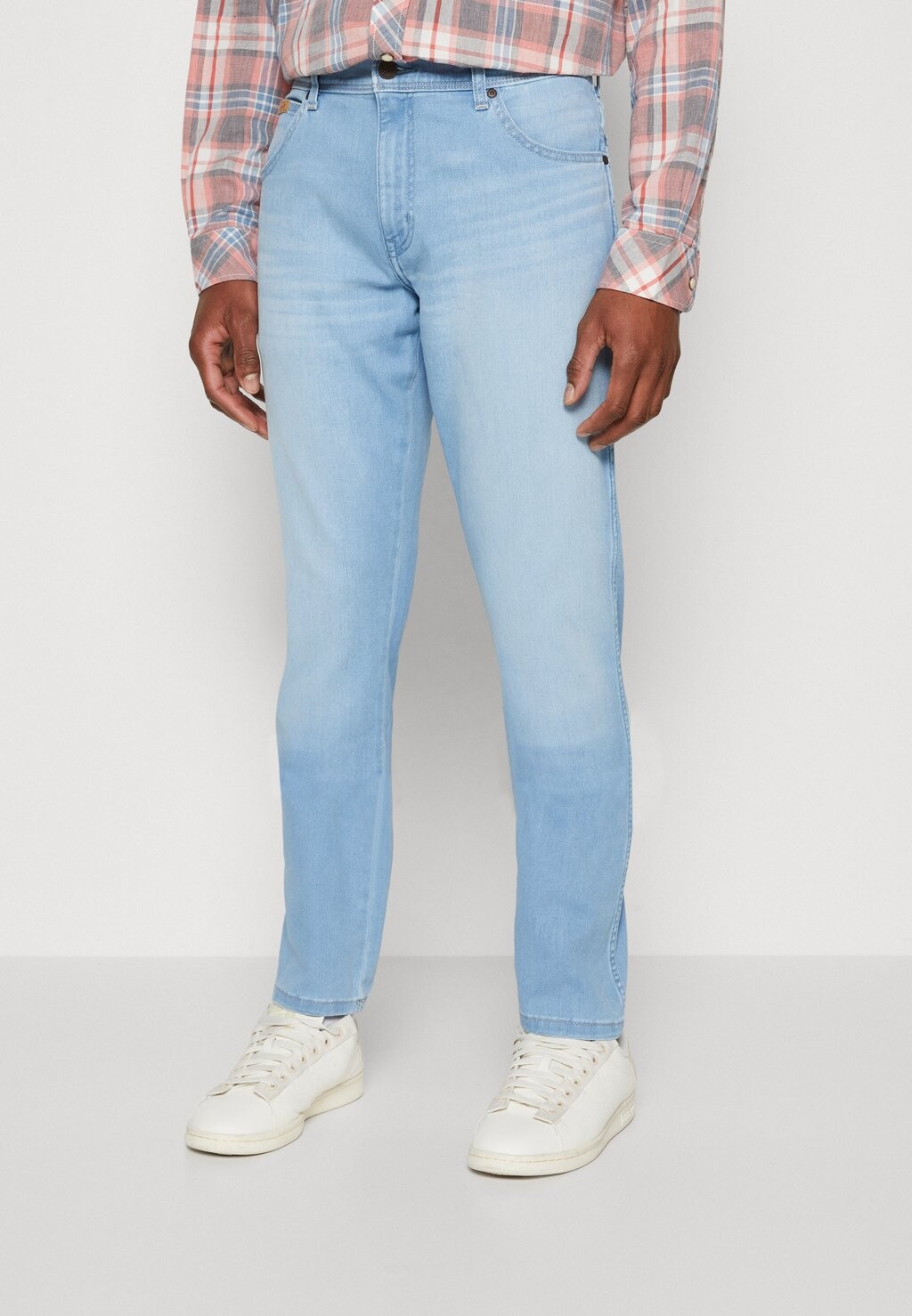 

Джинсы Slim fit Wrangler