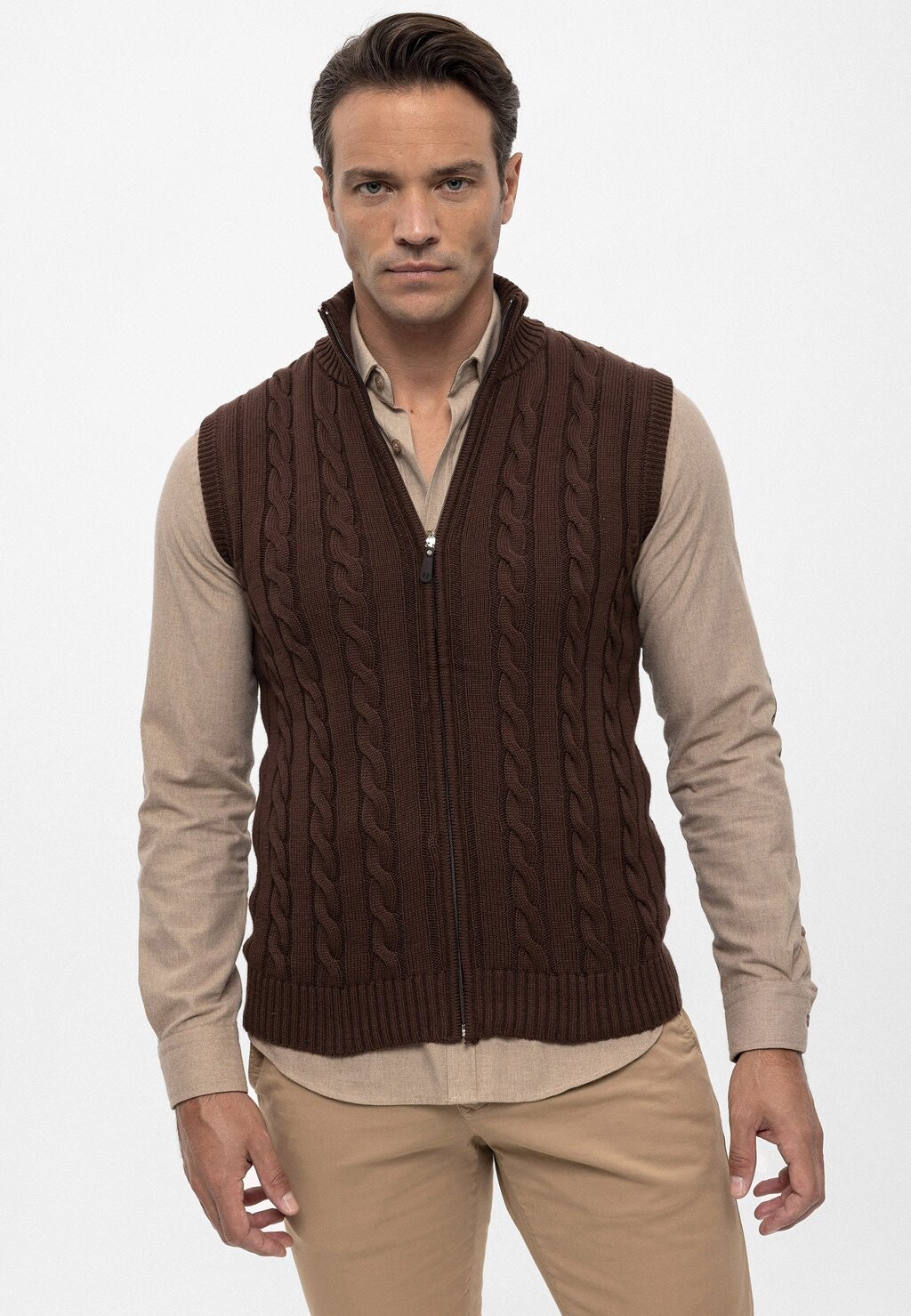 

Жилет SLEEVELESS Felix Hardy, цвет dark brown