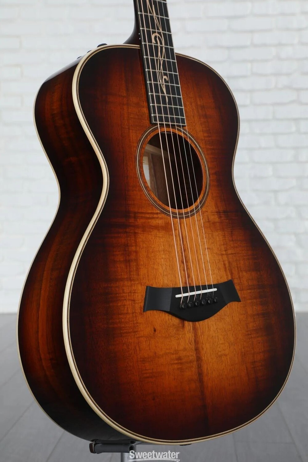 

Taylor K22e, 12 ладов V-Class — Shaded Edgeburst