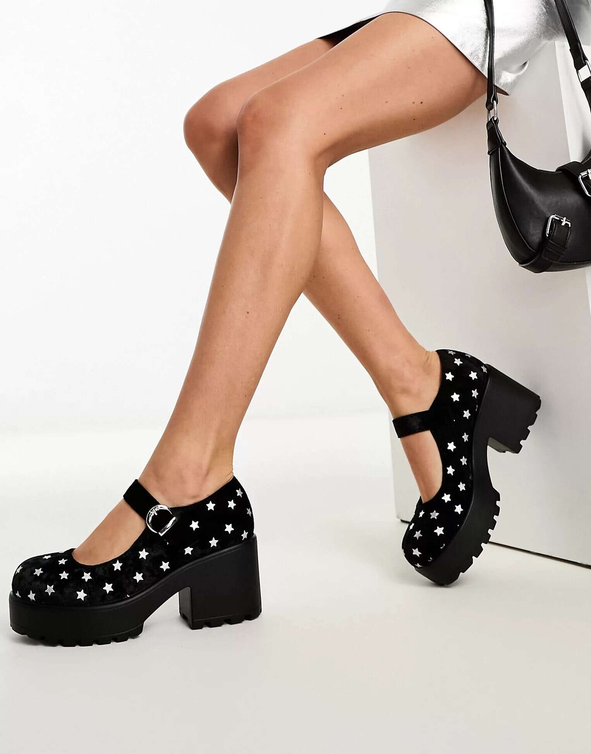 

KOI Tira Night Sky Мэри Джейн в черном бархате Koi Footwear