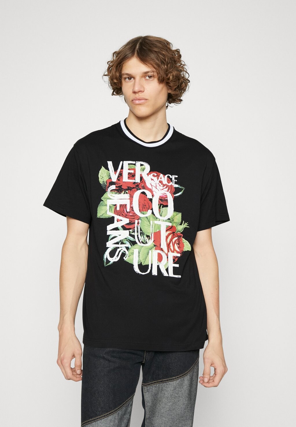 

Футболка с принтом Versace Jeans Couture, черный