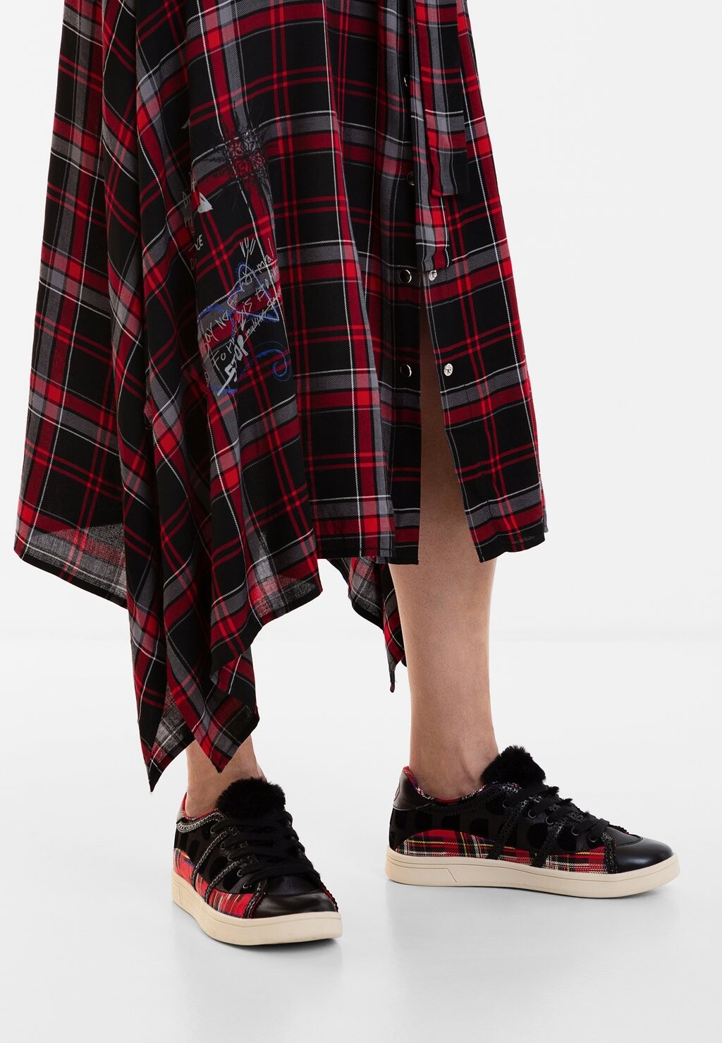 

Кроссовки Desigual, черный