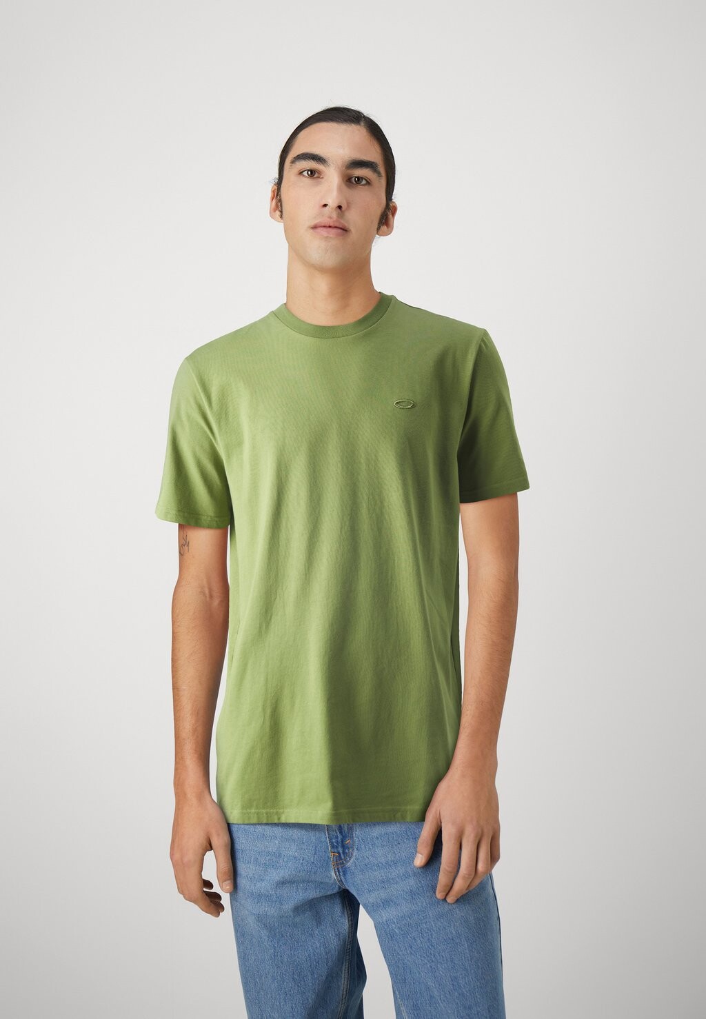 

Футболка базовая RELAX TEE Oakley, цвет fern