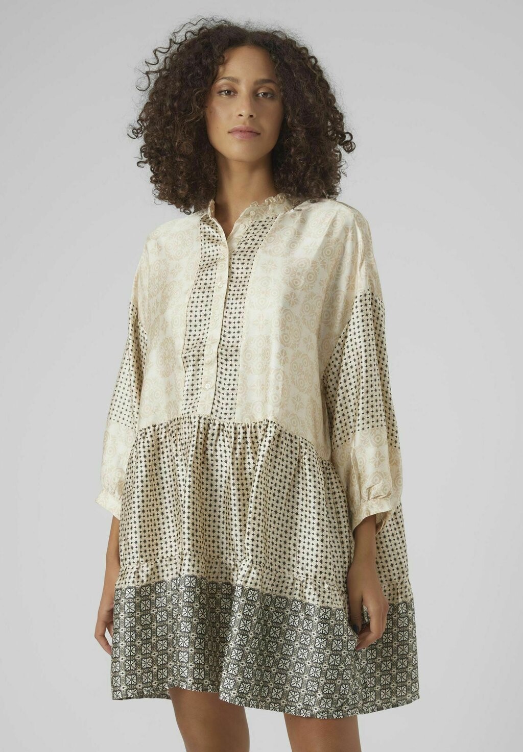 

Классическая рубашка Vero Moda KLEID VMLEVI WVN EXP, цвет birch 1