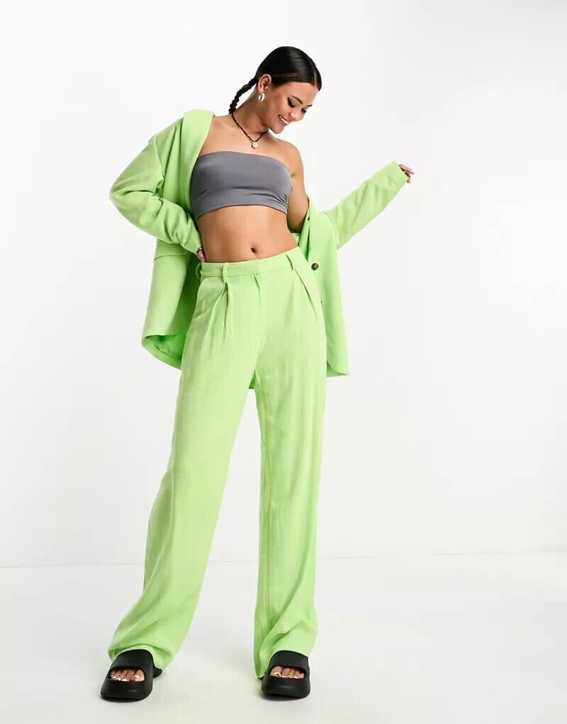 

Эксклюзивно для ASOS Lilah — льняные брюки пастельно-зеленого цвета для Weekday (входит в комплект)