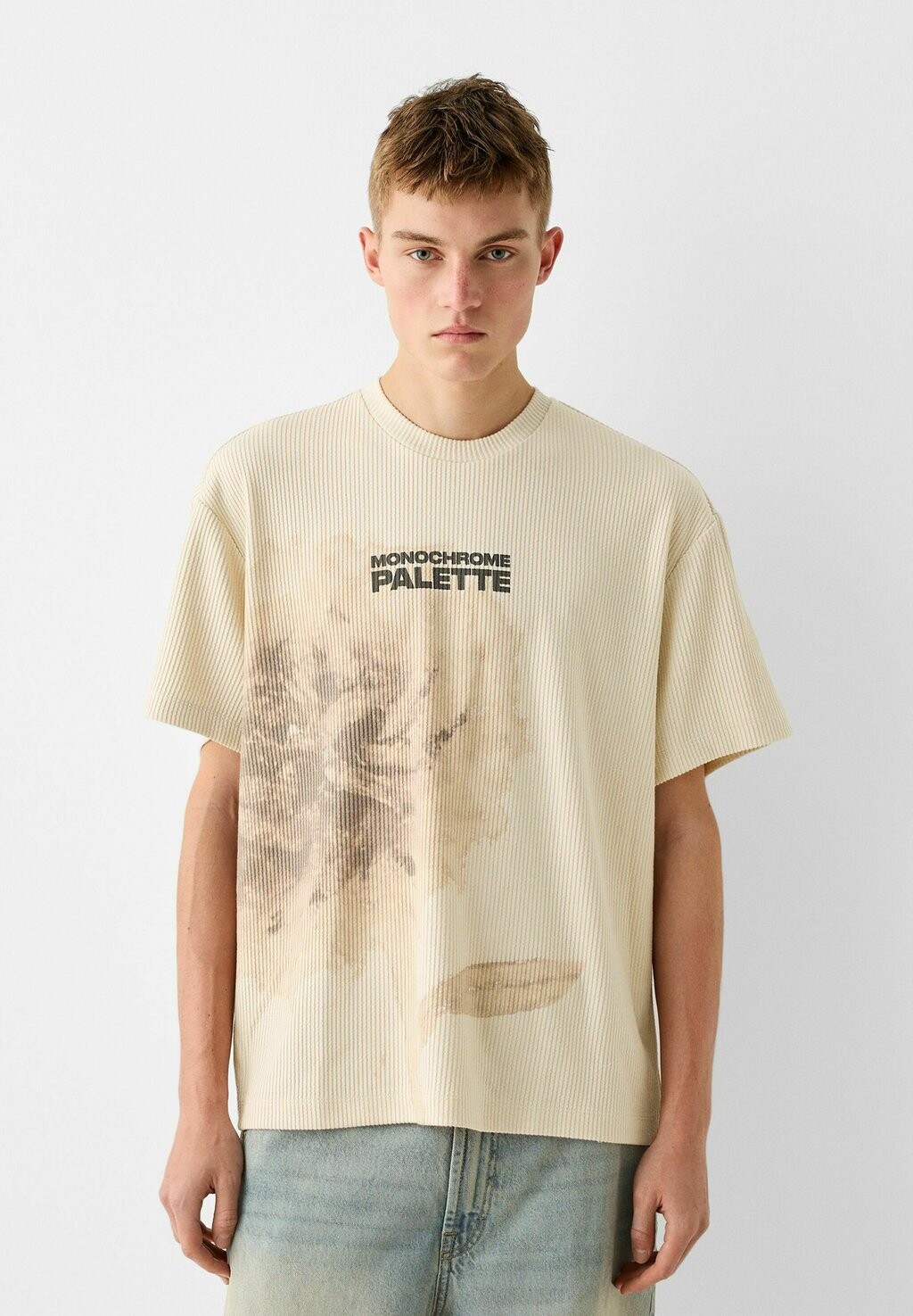 

Футболка с принтом BOXY-FIT SHORT SLEEVE Bershka, цвет white
