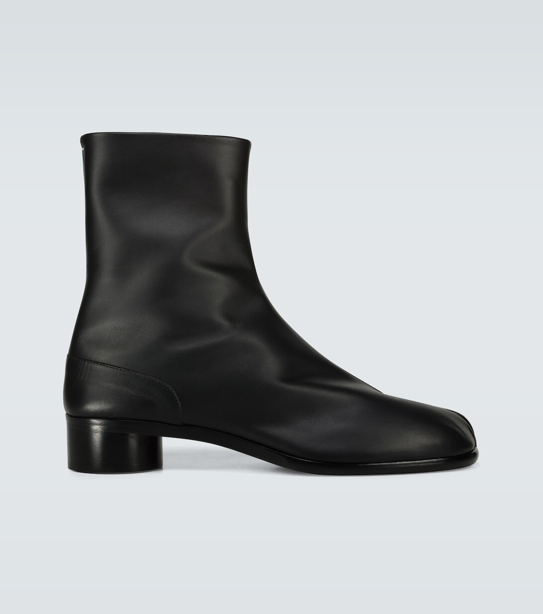 

Высокие кожаные сапоги Tabi Maison Margiela, черный