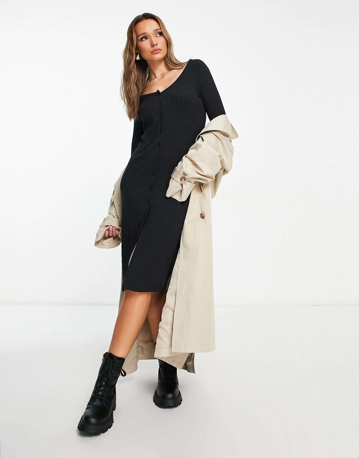 

Черное платье миди в рубчик на пуговицах River Island, Черный