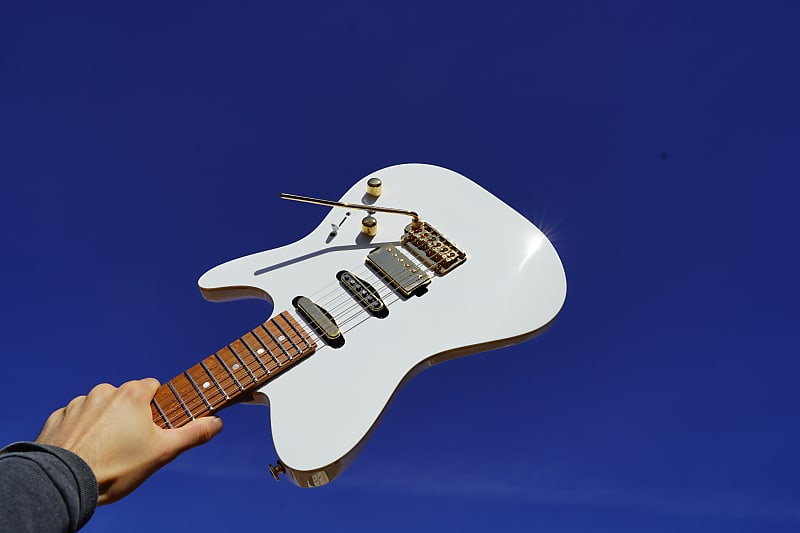 цена Электрогитара Ibanez Lari Basilio LB1 - White 6-String Electric Guitar w/ Hardshell Case