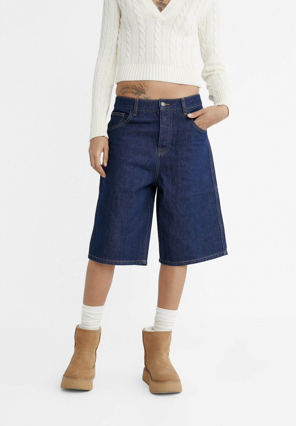 

Джинсы BAGGY BERMUDA Stradivarius, цвет dark blue