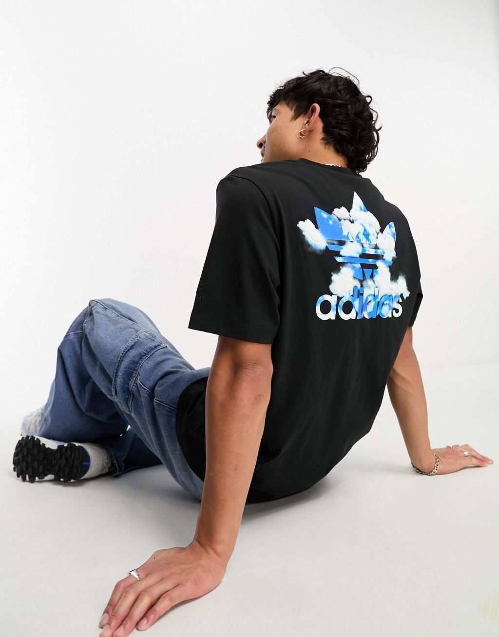 

Черная футболка с графикой adidas Originals, Черный