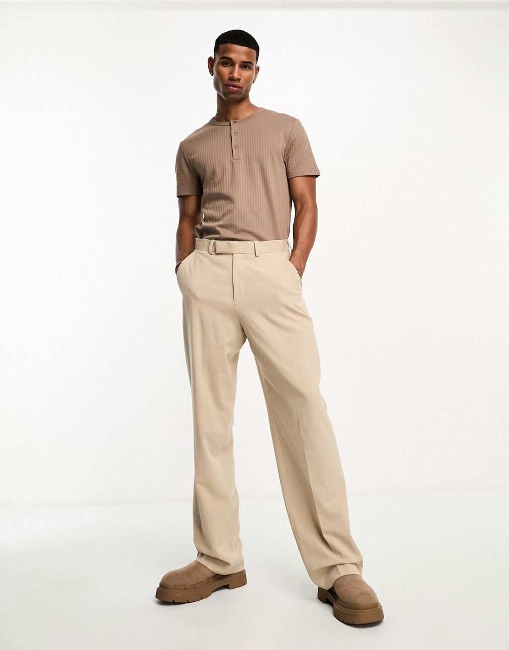 

Светло-коричневая футболка из жатого хлопка ASOS DESIGN grandad, Коричневый