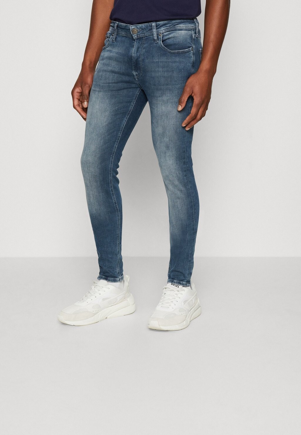 

Джинсы скинни Jack & Jones