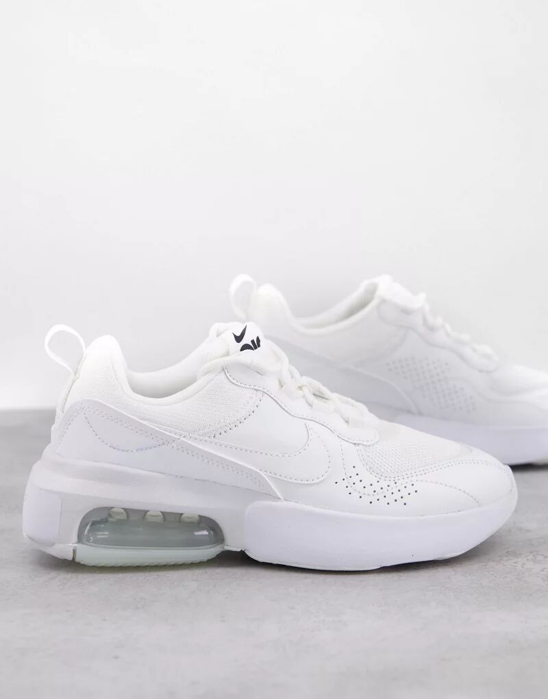 Белые кроссовки Nike Air Max Verona