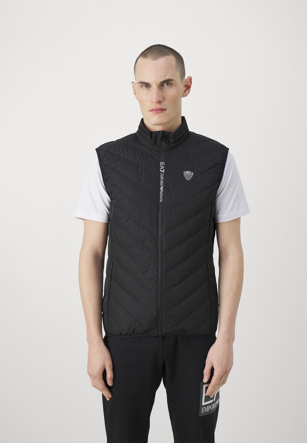 

Жилет EA7 Emporio Armani, черный