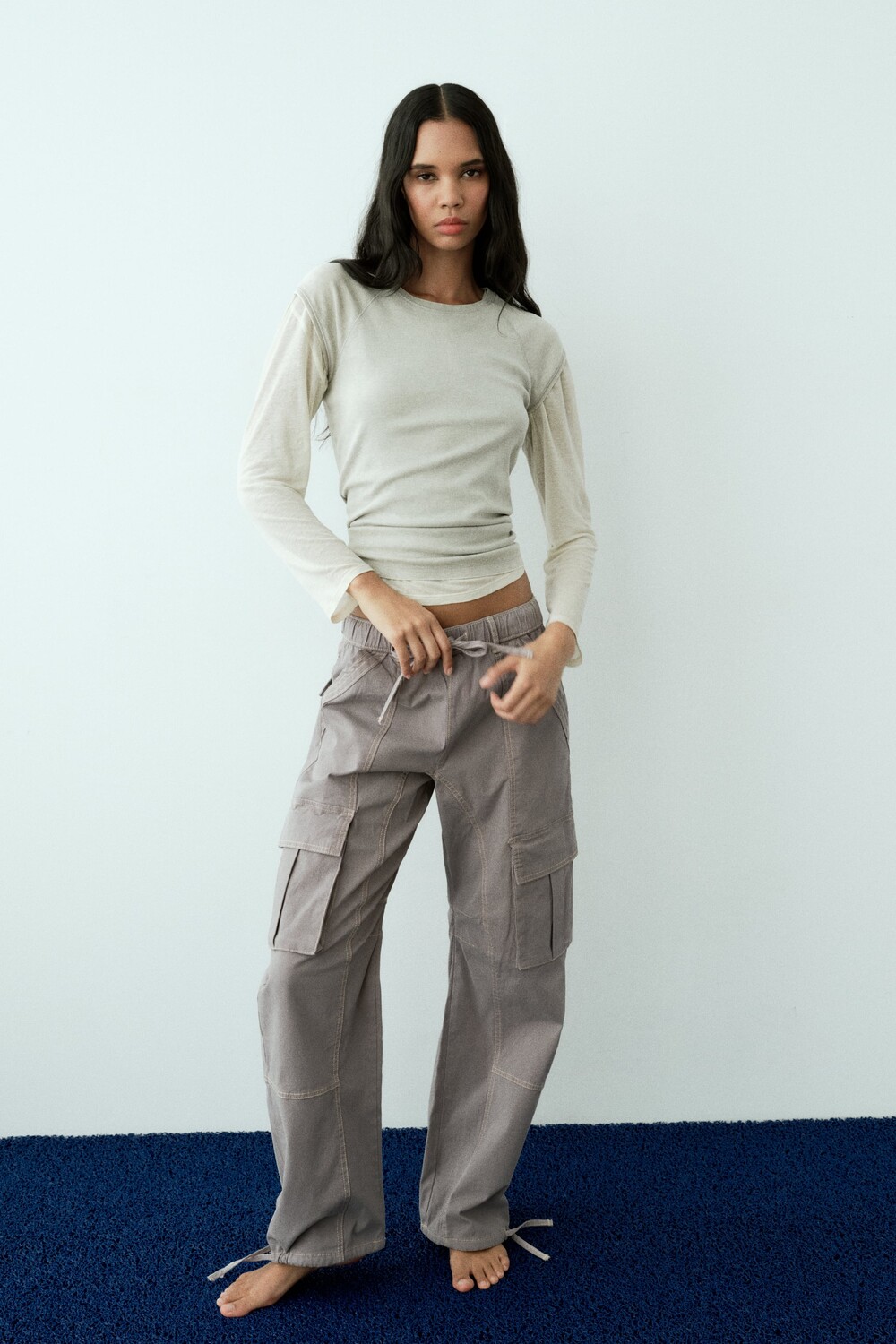 

Брюки trf cargo с прошивкой Zara, серый