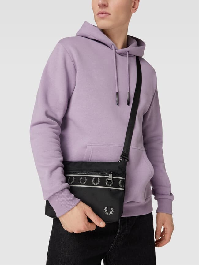 

Косметическая косметичка с этикеткой Fred Perry, черный