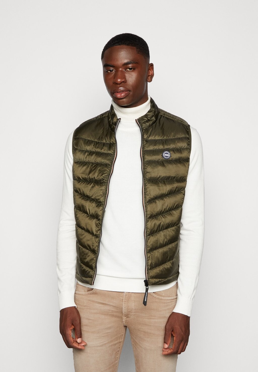 

Жилет Jack & Jones