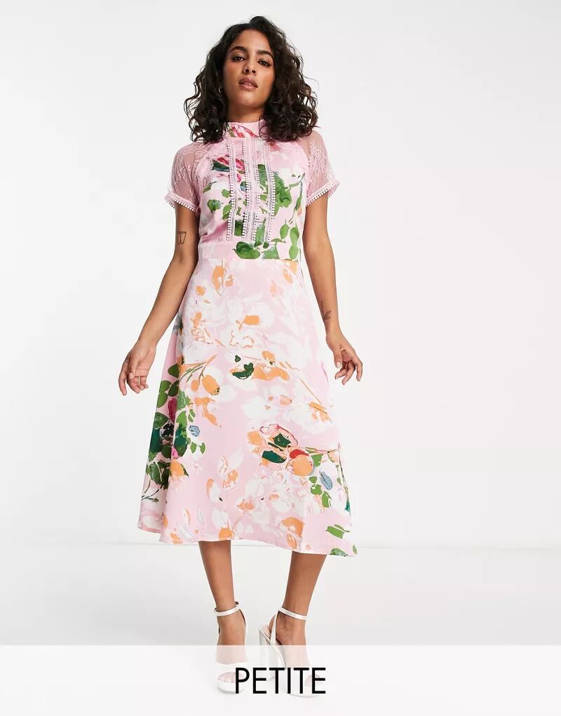 Платье миди Liquorish Petite с цветочным принтом и кружевной отделкой фото