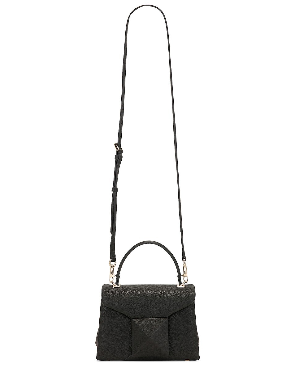 

Сумка Valentino Garavani Mini One Stud Top Handle, неро