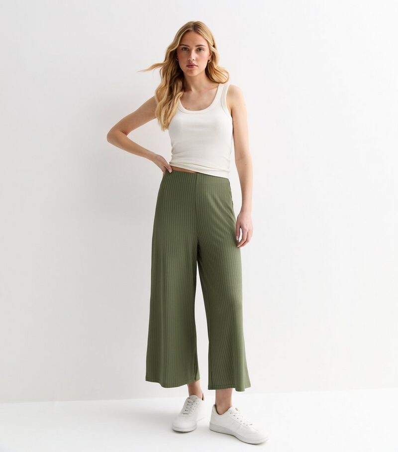 

Укороченные широкие брюки цвета хаки из джерси в рубчик New Look, хаки