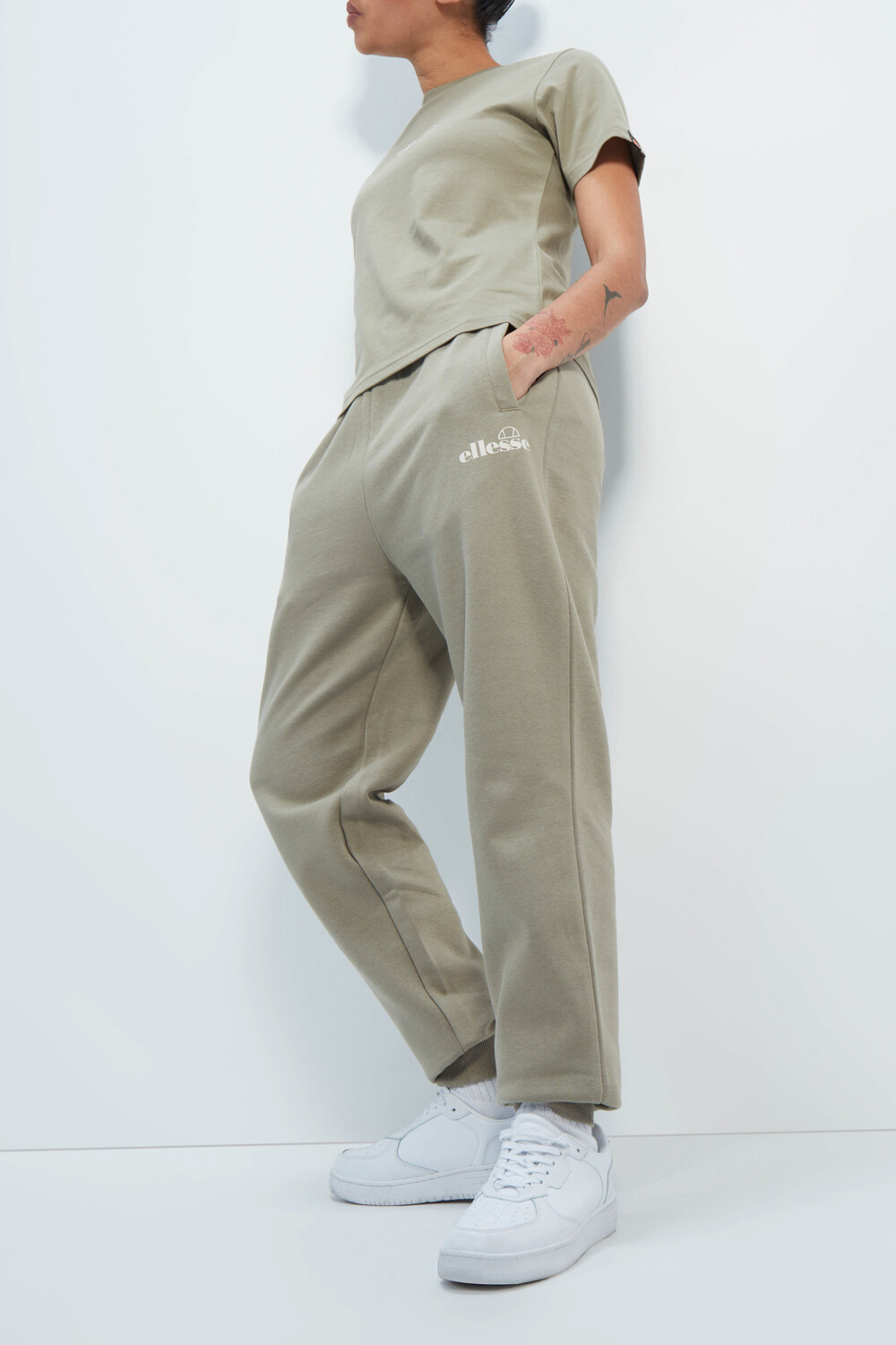 

Спортивные штаны - Хаки - Свободный стиль Ellesse