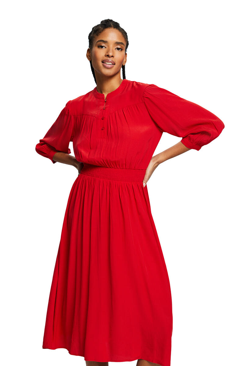 Монохромное платье миди с вискозой LENZING ECOVERO. Esprit, красный оранжевое чайное платье миди с присборенными манжетами и пуговицами in the style