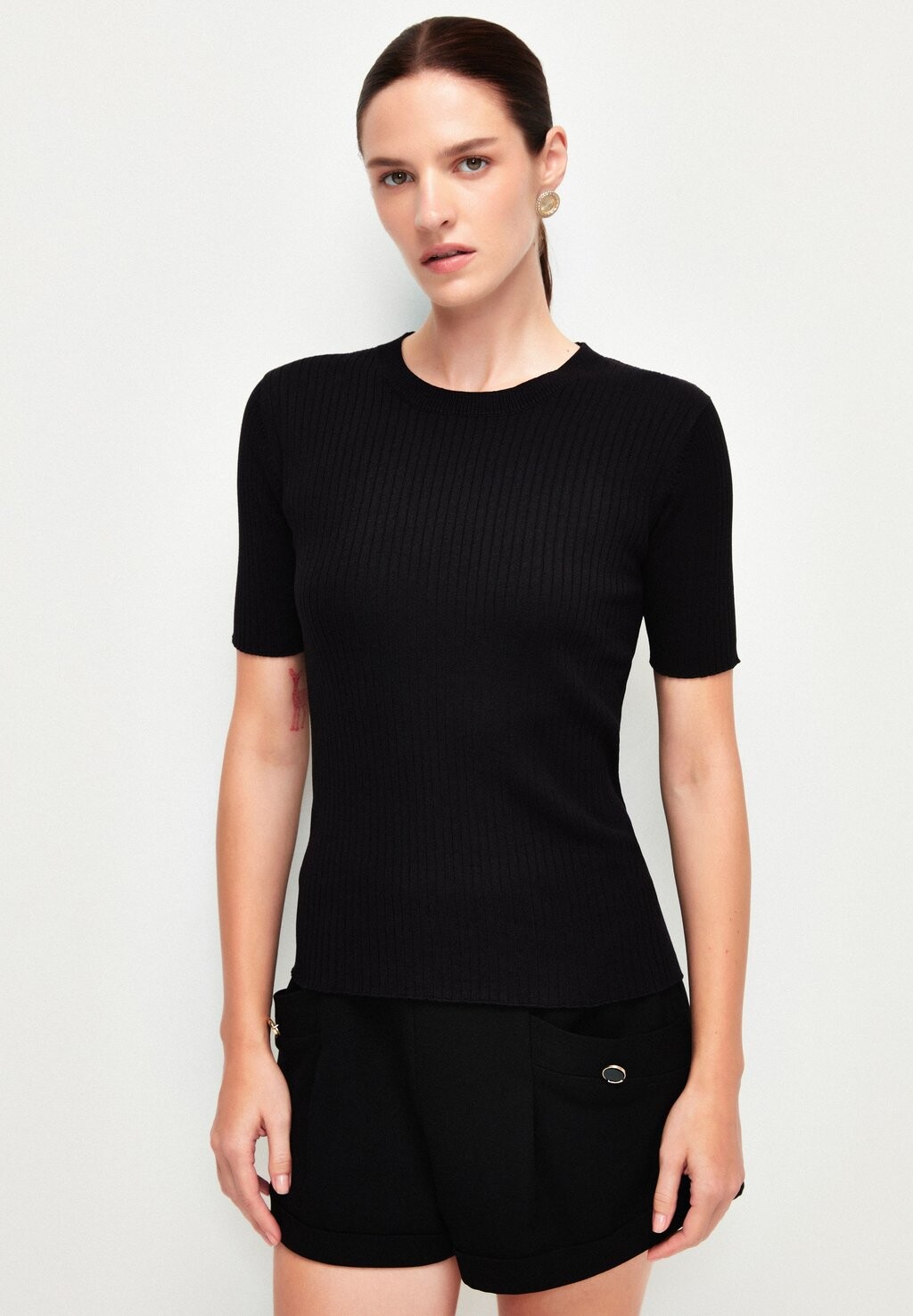 

Футболка базовая SHORT SLEEVE adL, цвет black