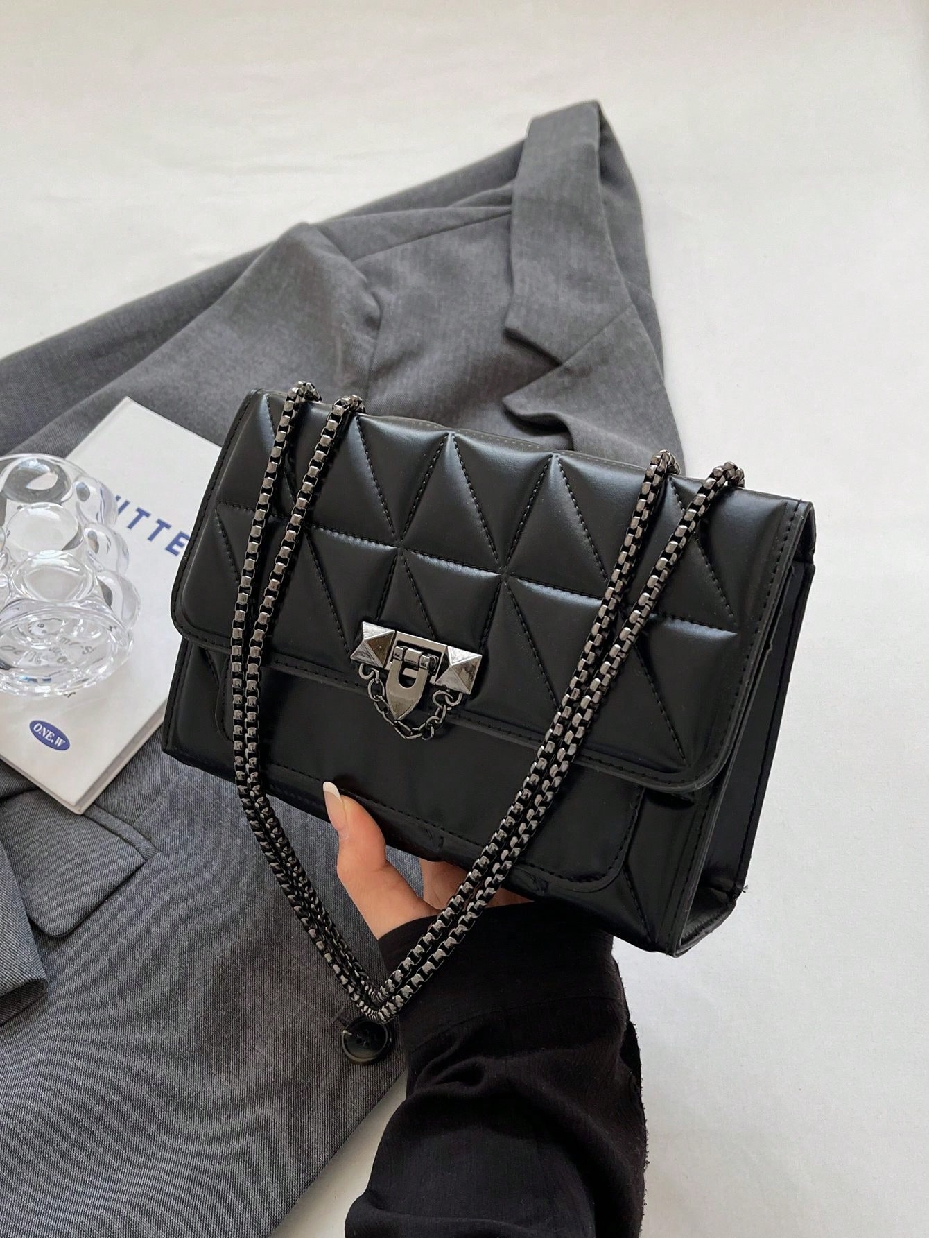 Однотонная женская сумка через плечо с цепочкой Модная однотонная сумка через плечо, черный цена и фото