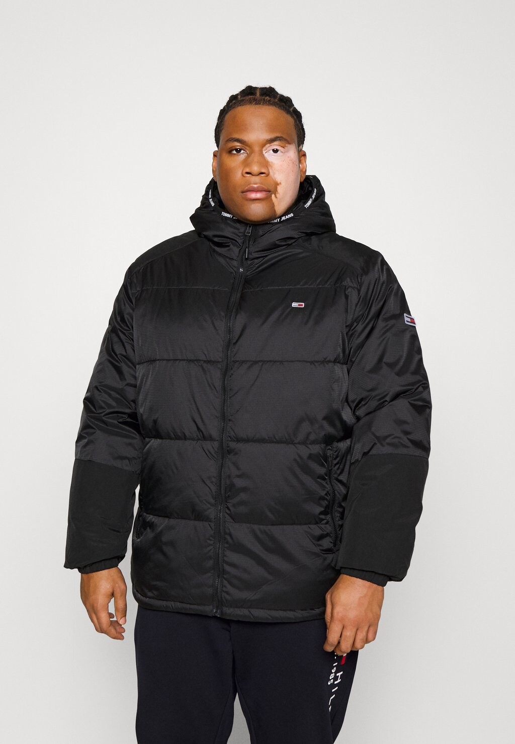 

Зимняя куртка Tommy Jeans by Tommy Hilfiger, черный