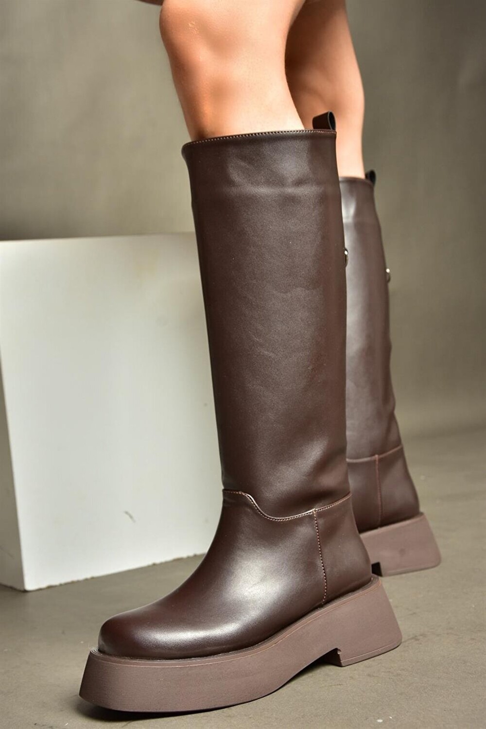 

R6100670 Коричневые женские ботинки Fox Shoes