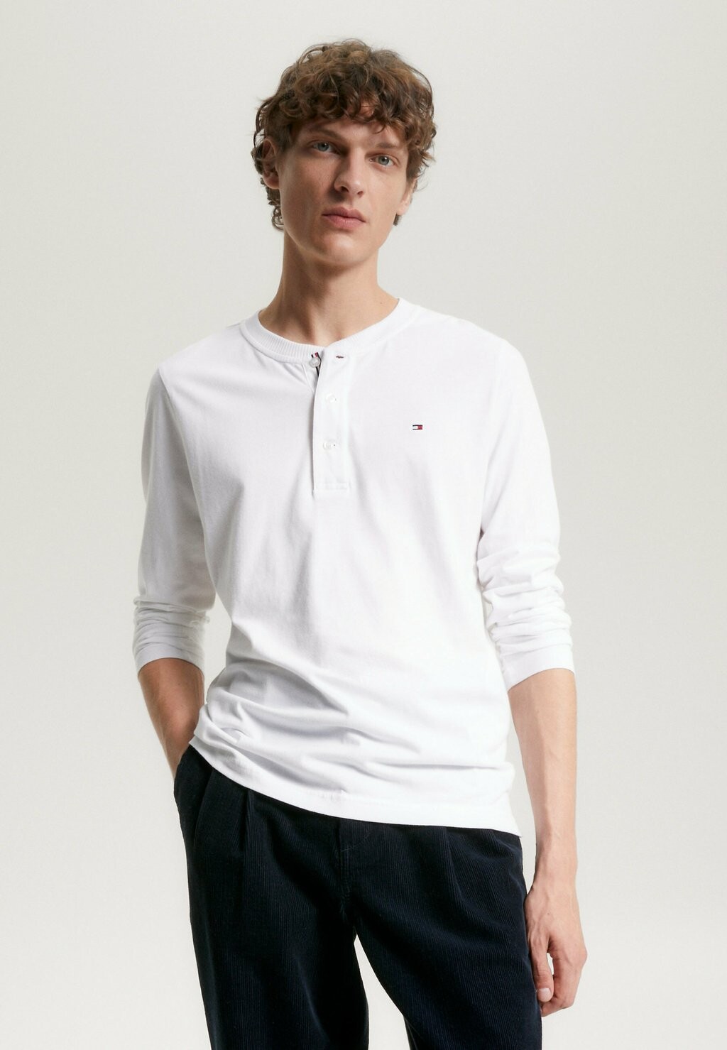 

Рубашка с длинным рукавом HENLEY Tommy Hilfiger, цвет white