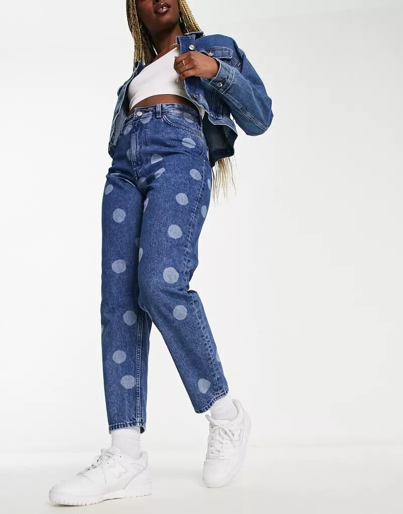 

Monki – укороченные джинсы в синий горошек с широкими штанинами