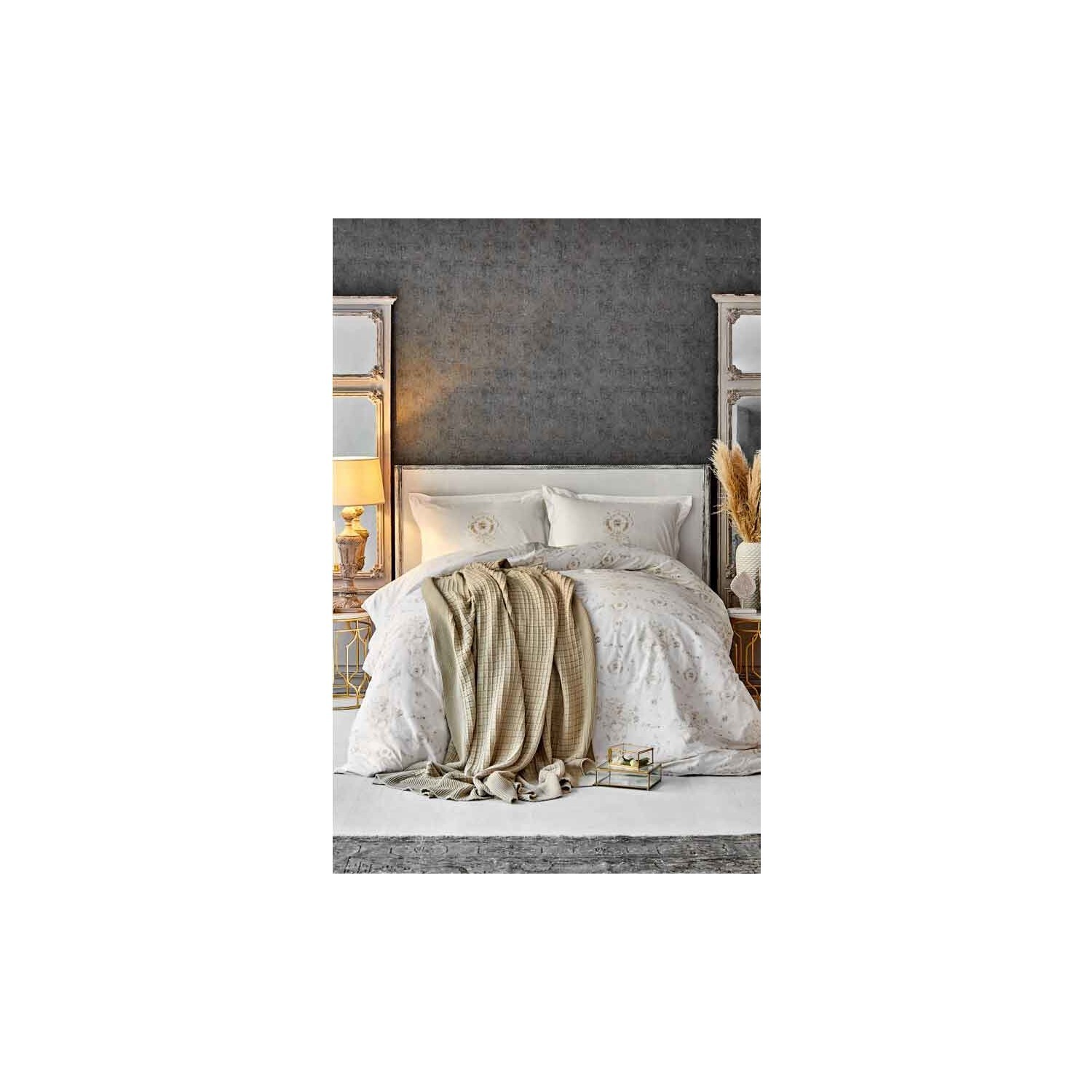 

Karaca Home Quatre Delux Gold Комплект постельного белья и одеял из органзы